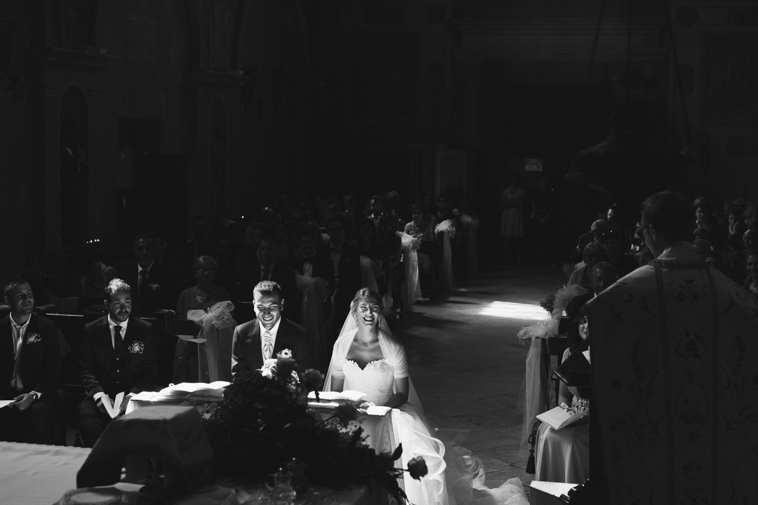 Gli sposi all'altare. Servizio fotografico di matrimonio SWP a Portogruaro
