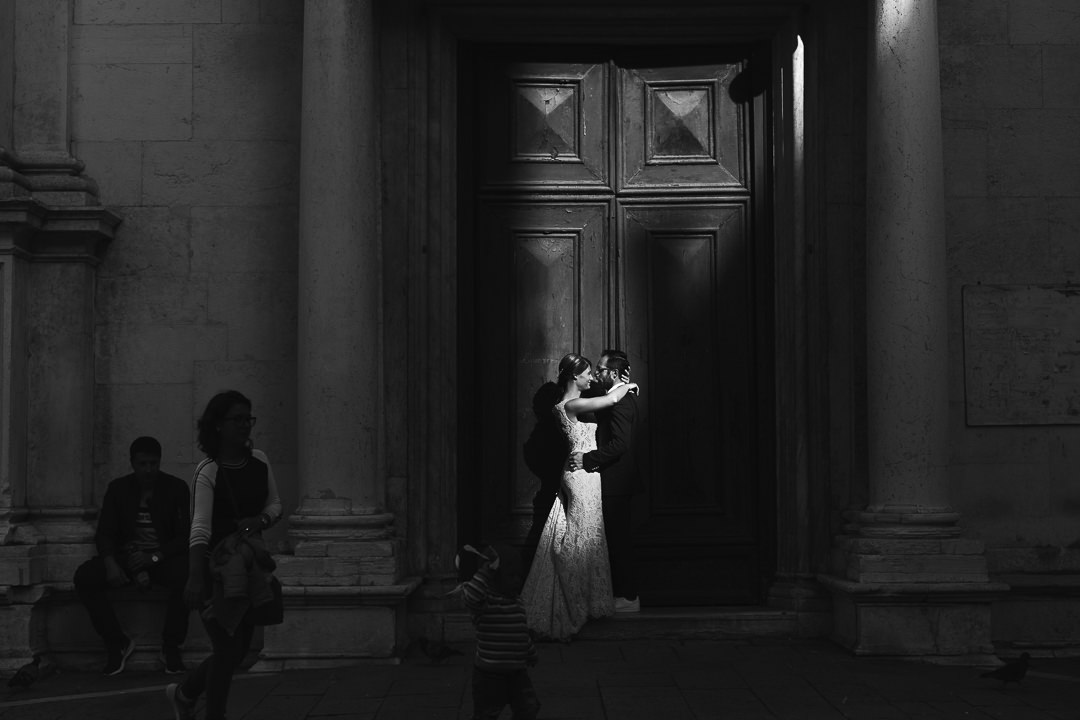 Sessione fotografia post-wedding a Venezia. Servizio per Elisa e Luca. Street Wedding Photography, fotografo di matrimonio Venezia Padova Treviso Veneto 27